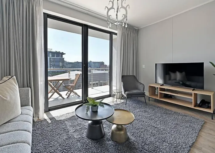 Bella - Stylish 1-Bed Apt In Trendy De Waterkant With Balcony