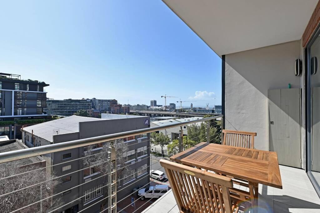 Bella - Stylish 1-bed In Trendy De Waterkant With Balcony Apartment Kapstadt