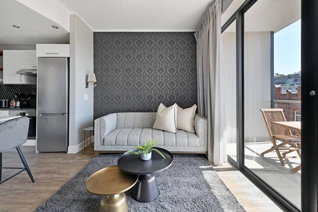 Bella - Stylish 1-bed In Trendy De Waterkant With Balcony